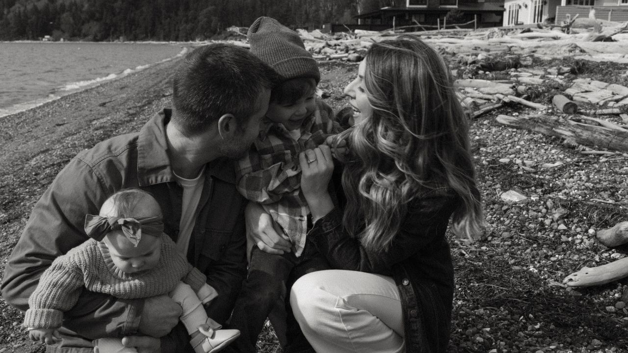 A black-and-white image representing motherhood and resilience, symbolizing a traumatic birth experience and the emotional journey that follows HELLP syndrome and preeclampsia.